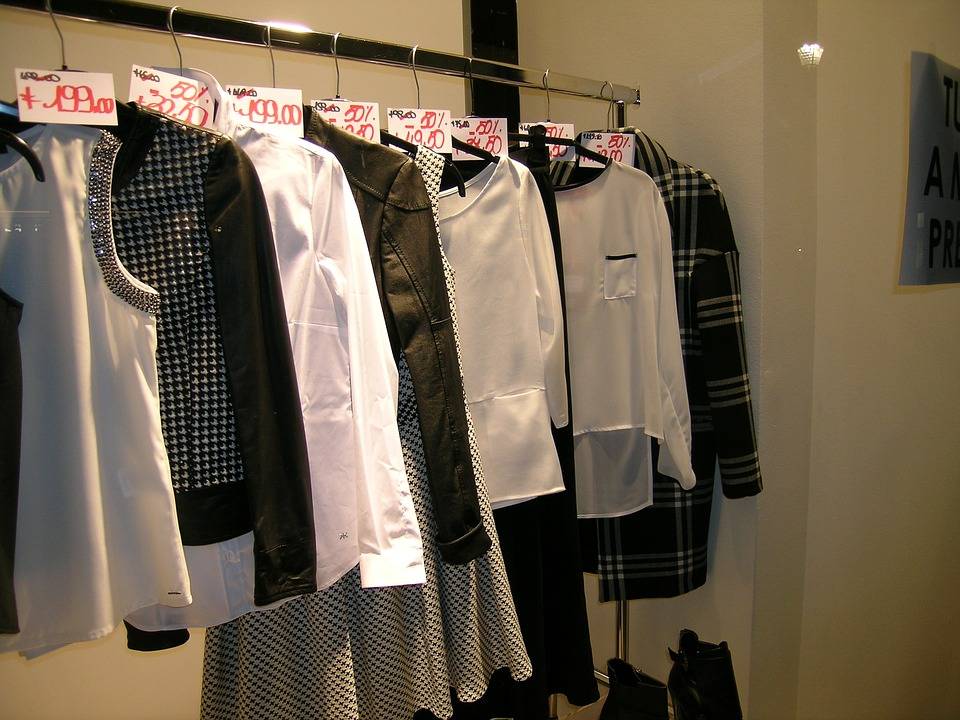 颜色|梓枬服饰:2021秋季女装店铺该如何陈列搭配