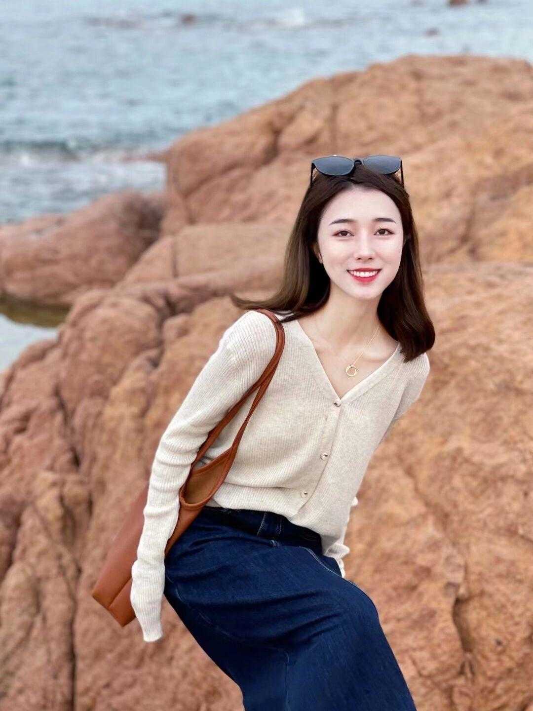 西装|气质女人从不乱穿衣，波点连衣裙搭配西装知性干练，优雅温柔