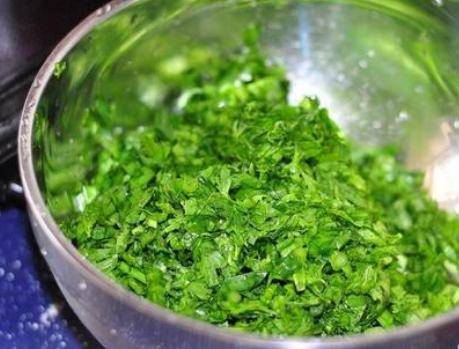 煎饼|被称“皇帝菜”,才2块钱一斤,做成香软早餐饼,老人孩子抢着吃