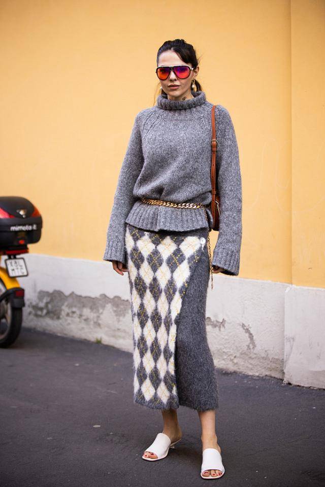 个性|奶奶辈喜欢的收腰毛衣你确定不尝试一下？时尚百搭，穿起来真亮眼