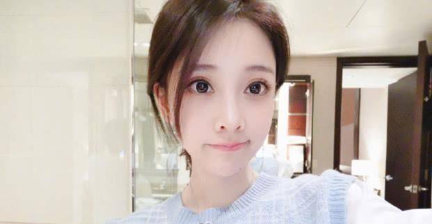 吴京|冯提莫上节目被人摸大腿19次,不反抗还陪笑?吴京说的话验证了