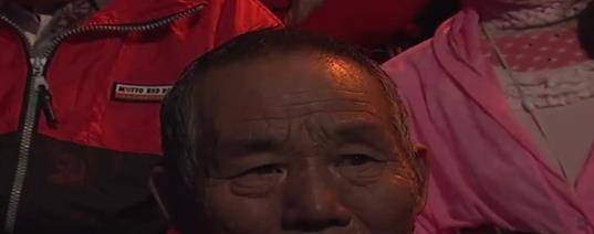 假肢|乐乐：三岁失去双腿，六岁被母亲抛弃，却坚强乐观的小男孩