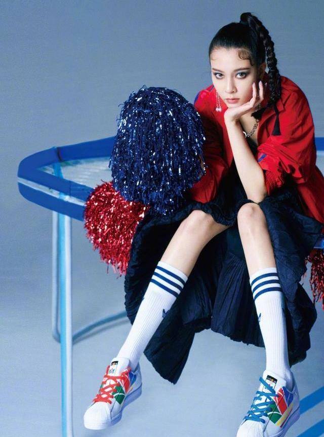 身材|宋妍霏少女心爆棚，身穿粉色短裙变身小公主，身材简直A爆了