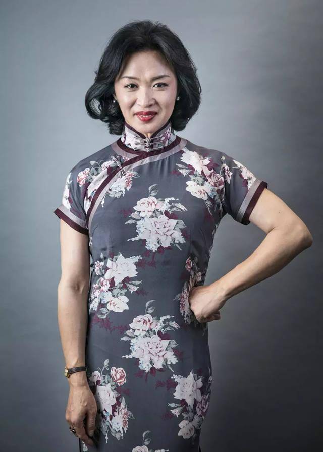 身材|金星真是越来越有女人味了，十分喜爱穿着旗袍，大胆展现自身魅力