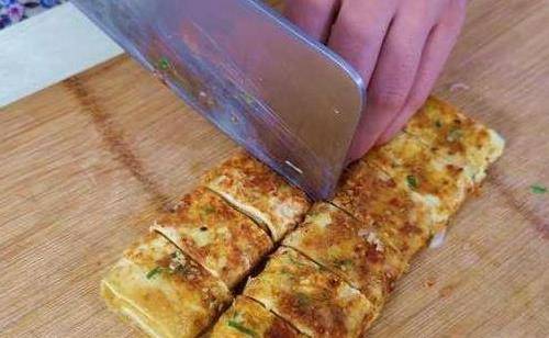 人体|鸡蛋和豆腐皮,还可以如此做,小孩抢着吃,一大盘都吃不够!