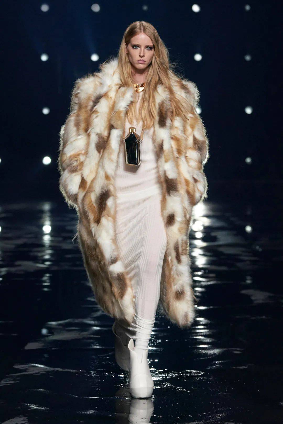 黑色|纯黑世界：Givenchy2021秋冬