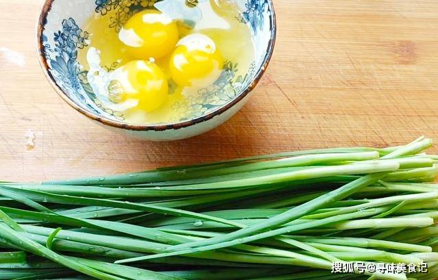 饺子皮|不揉面不擀面,15分钟就能吃的快手早餐,外酥里软,营养又解馋