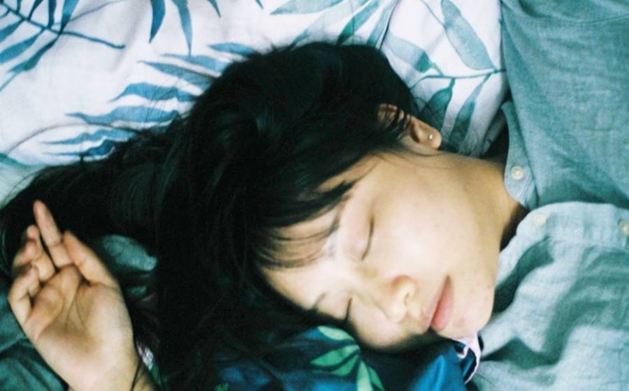 子宫|孕妇喝水要选对时间段，这4个时间补水，会让羊水更干净！