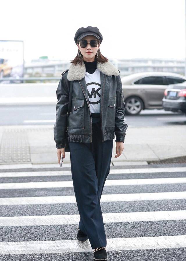 整体|蓝盈莹现身机场,穿毛领夹克搭纸袋裤玩混搭,又美又飒