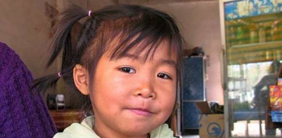 月入|生二胎成新型“穷病”？月入4千拼二胎，孩子生日吃肉难