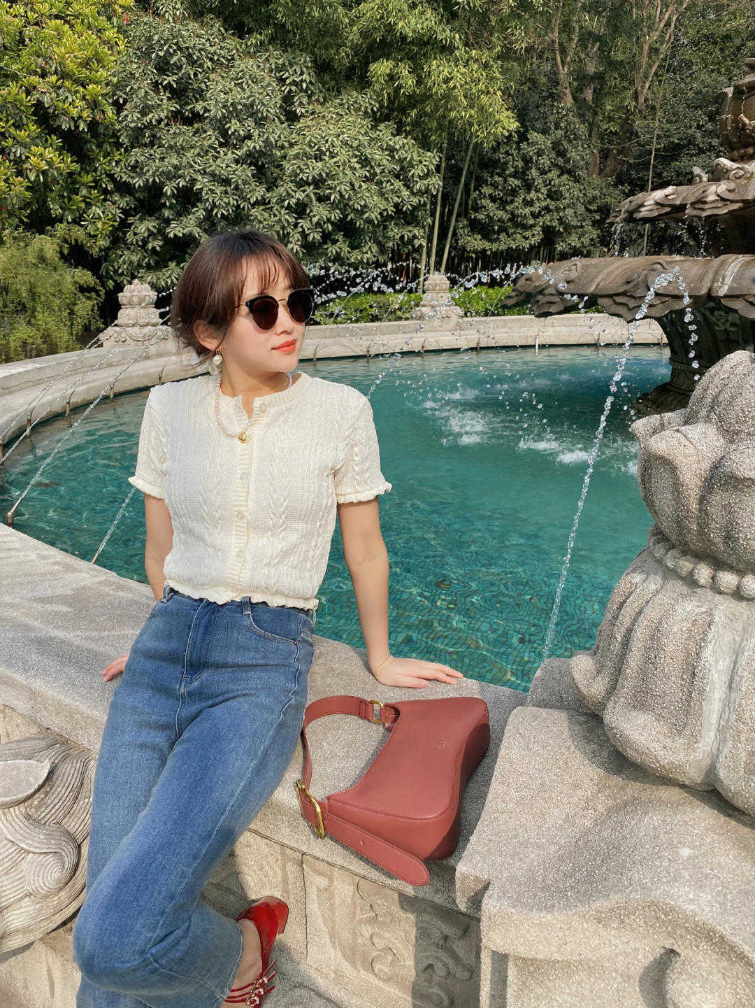 服装|秋季也是针织衫的标配，原来可以这样配，好看又方便