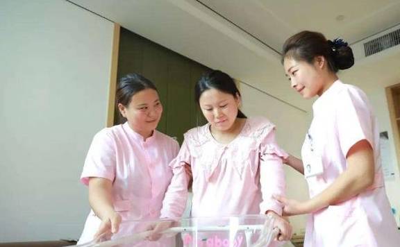 头胎|生头胎和二胎有啥区别，过来人说出真实感受，网友：直戳心窝