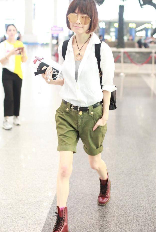 颜色|51岁陈鲁豫好消瘦，素颜出镜面颊凹陷，法令纹凸出更显得憔悴了