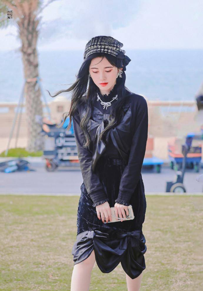 角色|鞠婧祎第二次尝试都市剧，后接两部古装奇幻剧，究竟哪种更适合她