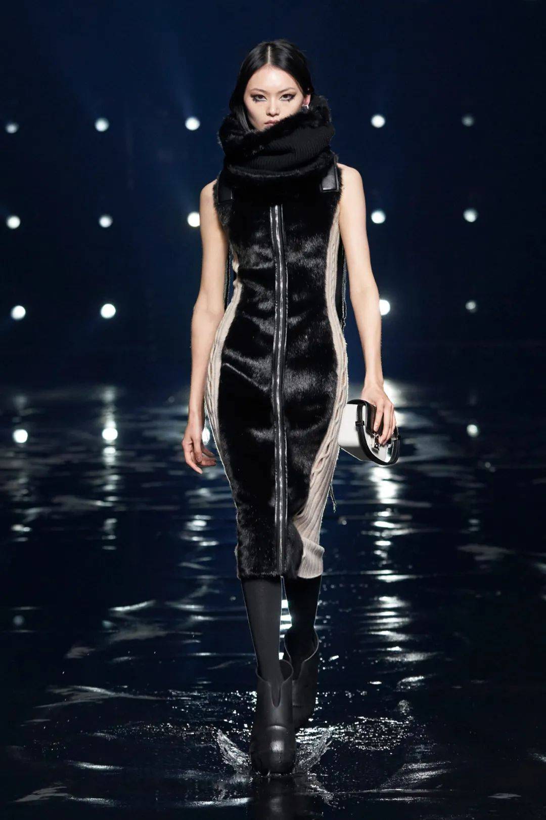 黑色|纯黑世界：Givenchy2021秋冬