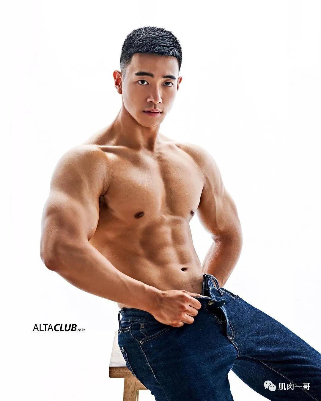形体|181cm肌肉壮男拍写真走红，这身材让网友不淡定了