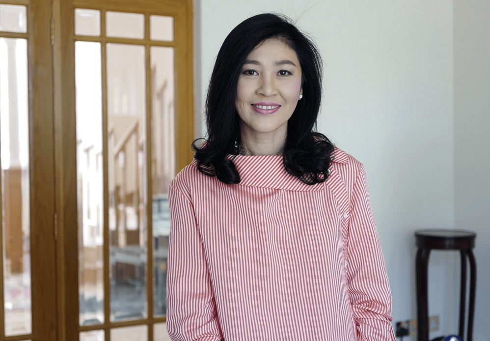 气色|“最美女总理”英拉都54岁了,可仍然美得优雅,饱满肌肤显气色