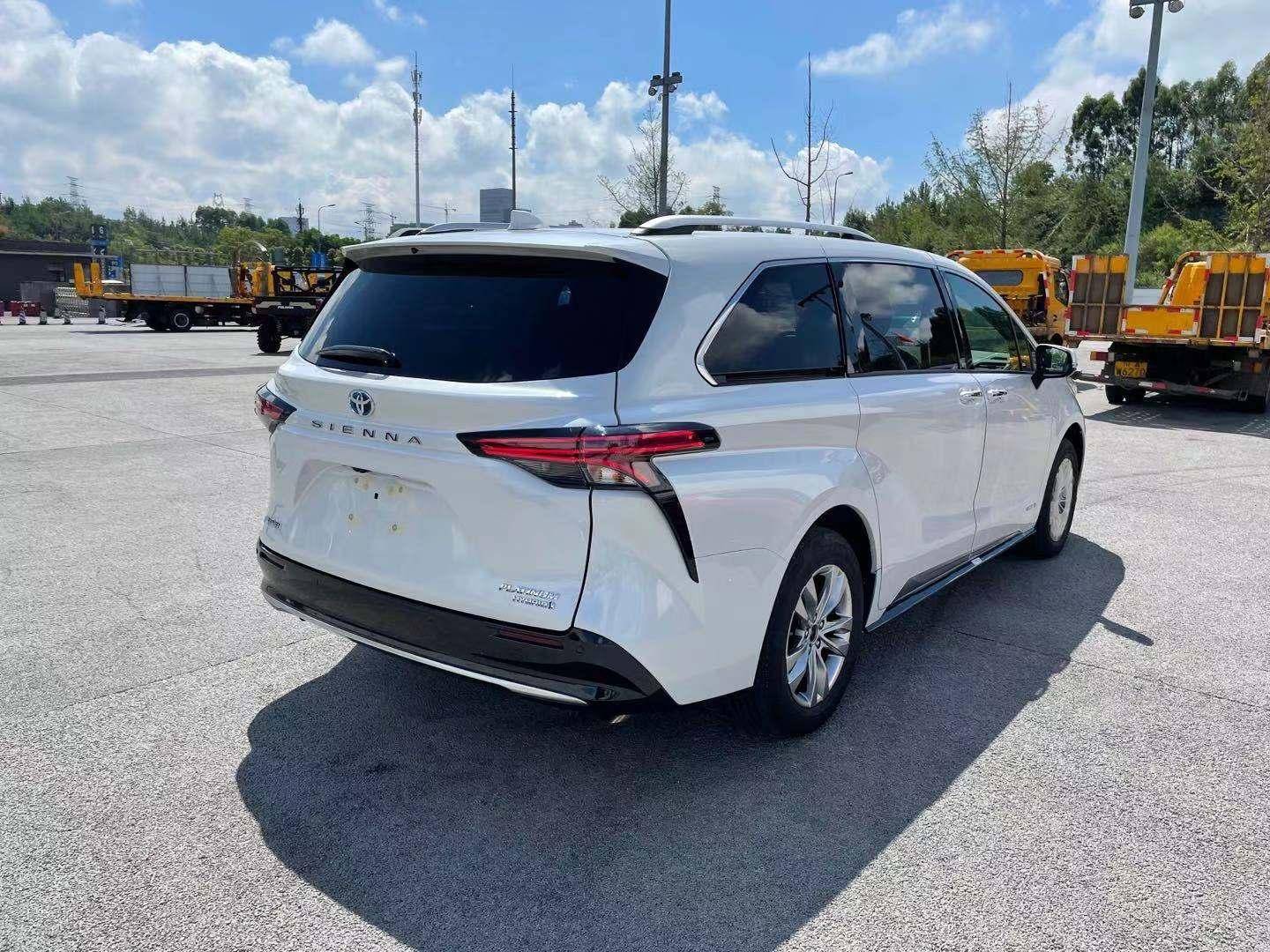 成都车展抢先看丨丰田赛那sienna来了,你还买gl8吗