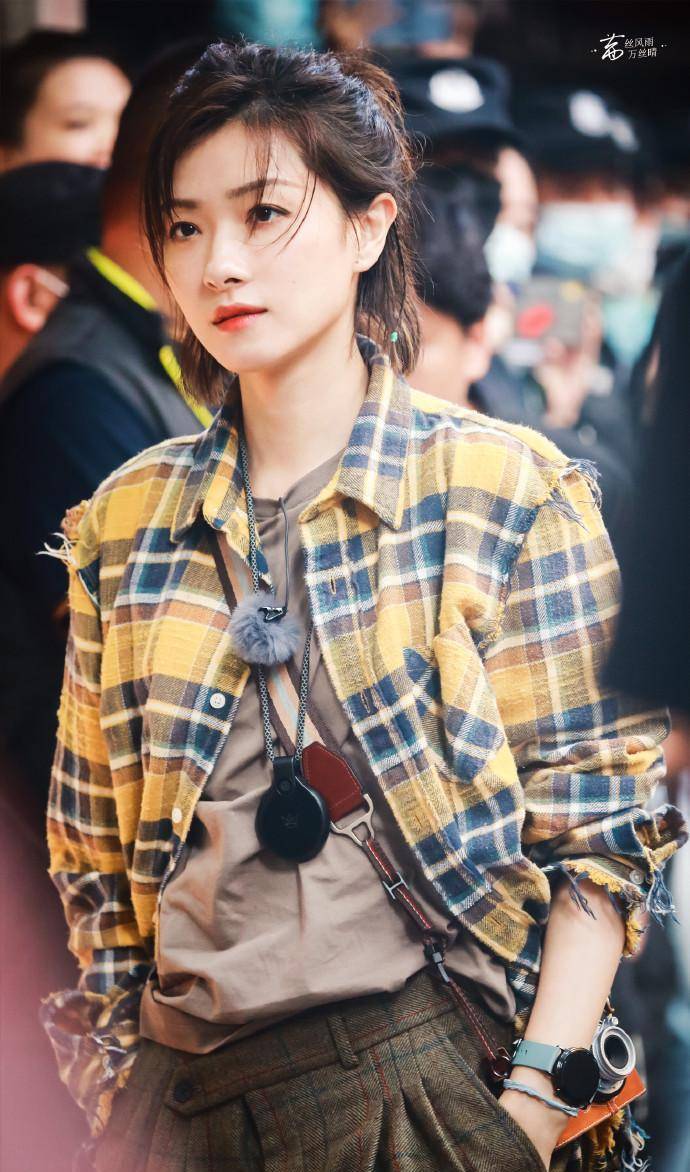 黑色|姐姐私服大盘点：张雨绮又纯又欲，郁可唯少女感十足，宁静太飒了