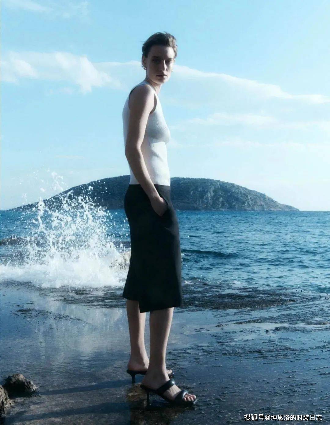 系列|Lookbook画册丨COS 2021夏季假日系列 以轻简搭配享受夏日宁静