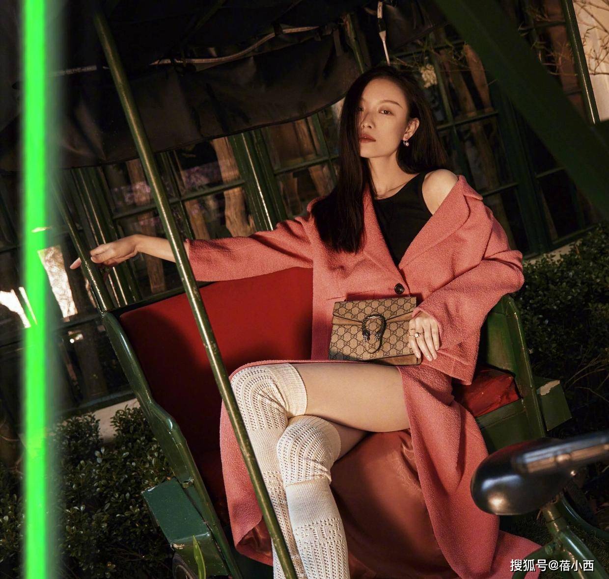 黑色|倪妮的“人鱼臀”身材真是存在？一袭露肩连衣裙配波波头，太美了
