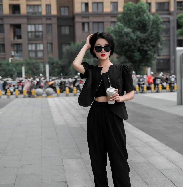 姐妹|研究了所有的裤子后,我发现最耐看的还是这个“奶奶裤”,特高级