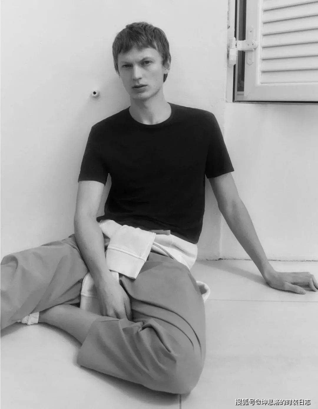 系列|Lookbook画册丨COS 2021夏季假日系列 以轻简搭配享受夏日宁静