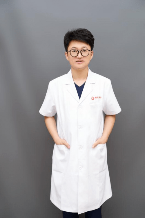 非手术|西安国际医学中心整形医院色素痣诊疗专家杨国辉医生聊巨痣第四期