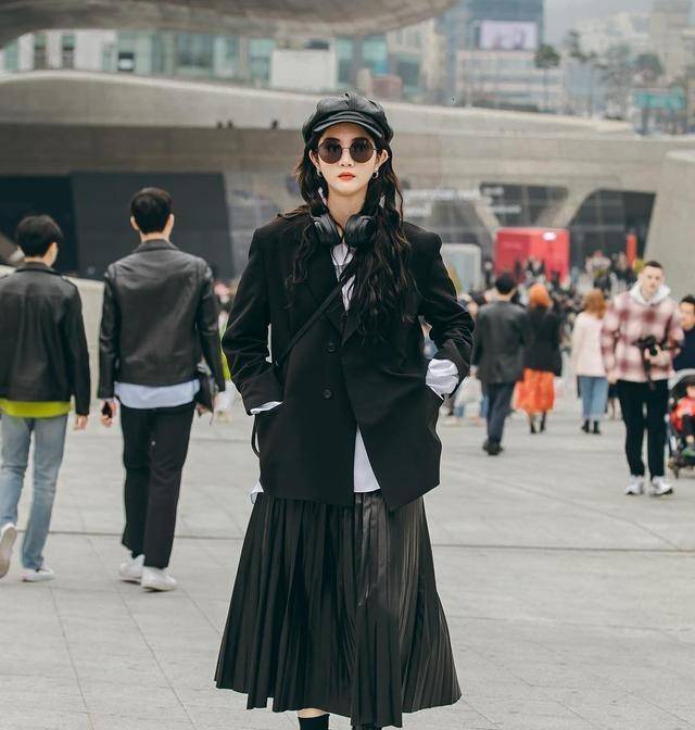 短裙|入秋后穿“西装”，这几个“穿搭雷区”尽量避开，哪怕你身材再好