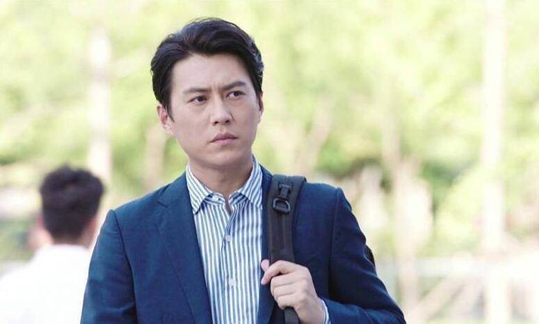 因为|43岁靳东1993年出道,二十多年摸爬滚打,如今成为富豪身价过亿