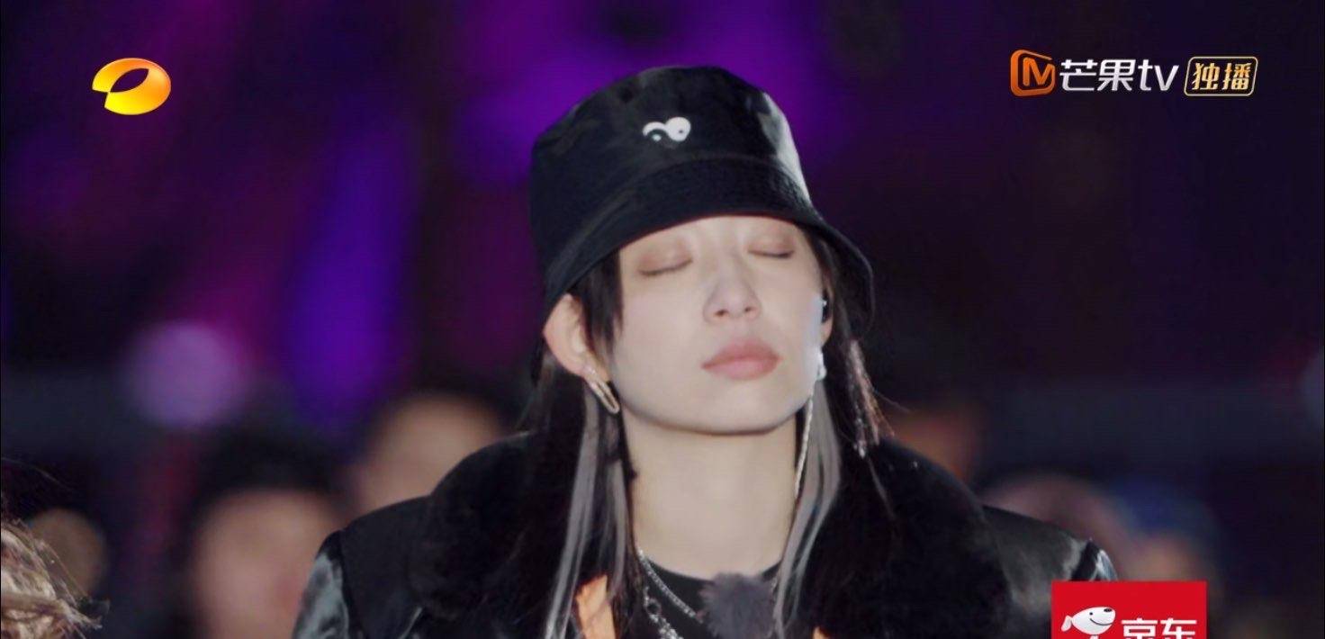 黑色|姐姐私服大盘点：张雨绮又纯又欲，郁可唯少女感十足，宁静太飒了