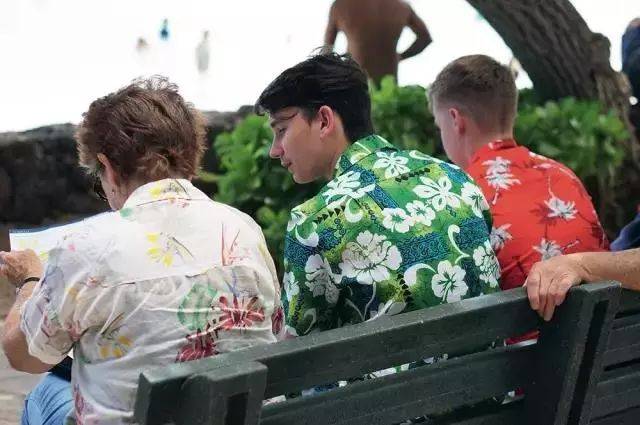 aloha|曾经被嫌弃的“爸爸衫”又要意外翻火了！