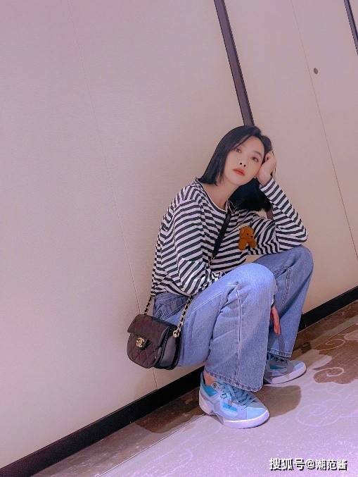 配饰|初秋衬衫多种打开方式，跟风迪丽热巴的绝绝子慵懒舒适穿搭
