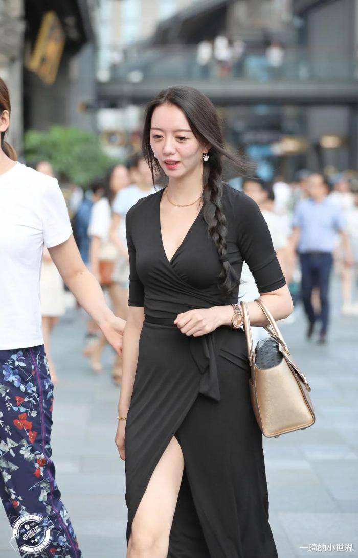 黑色|成熟的大女人味，40岁能有这气质魅力，实属难得