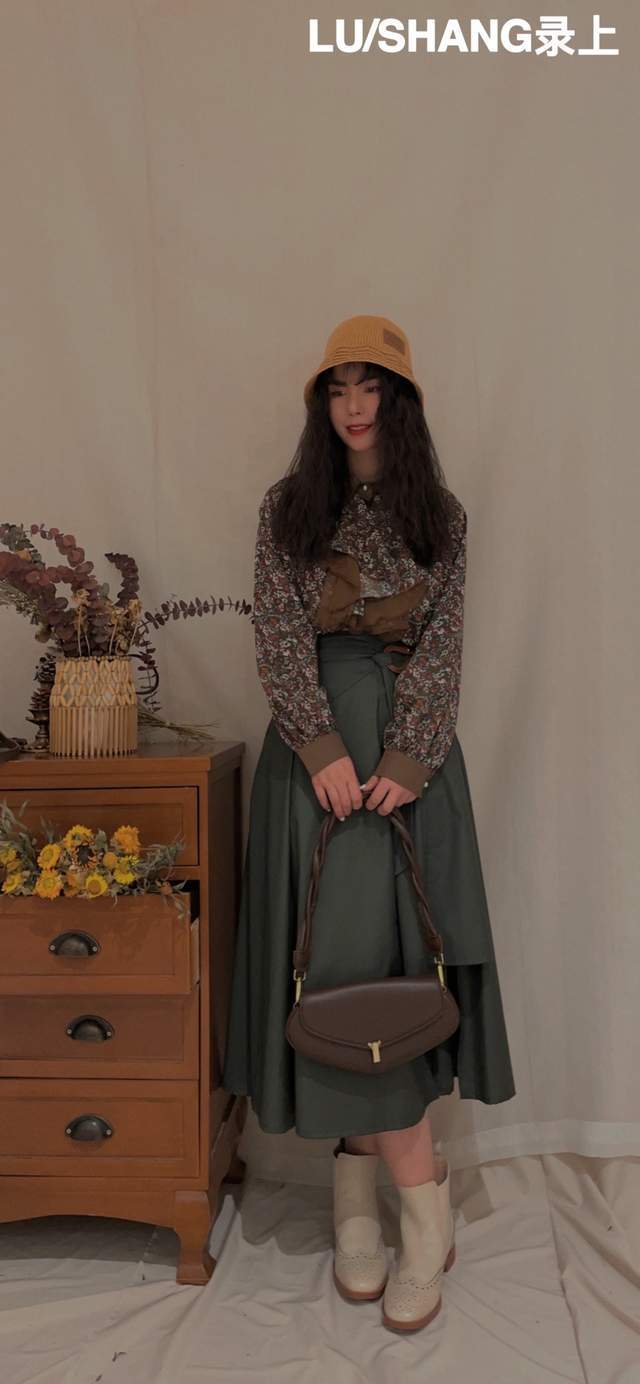 四季|求问！可以把队友卖了买新衣吗？