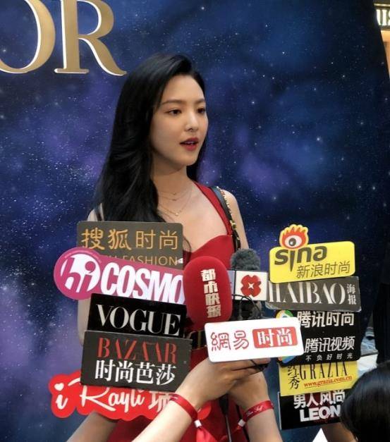 服装|Dior活动生图：景甜一看就是富家小姐，章若楠、于文文明星气真重