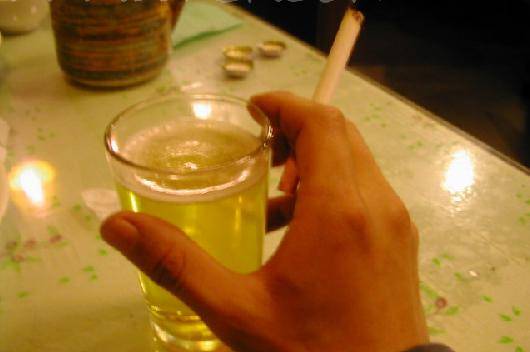 常抱|男人这样生活健康受损没商量！