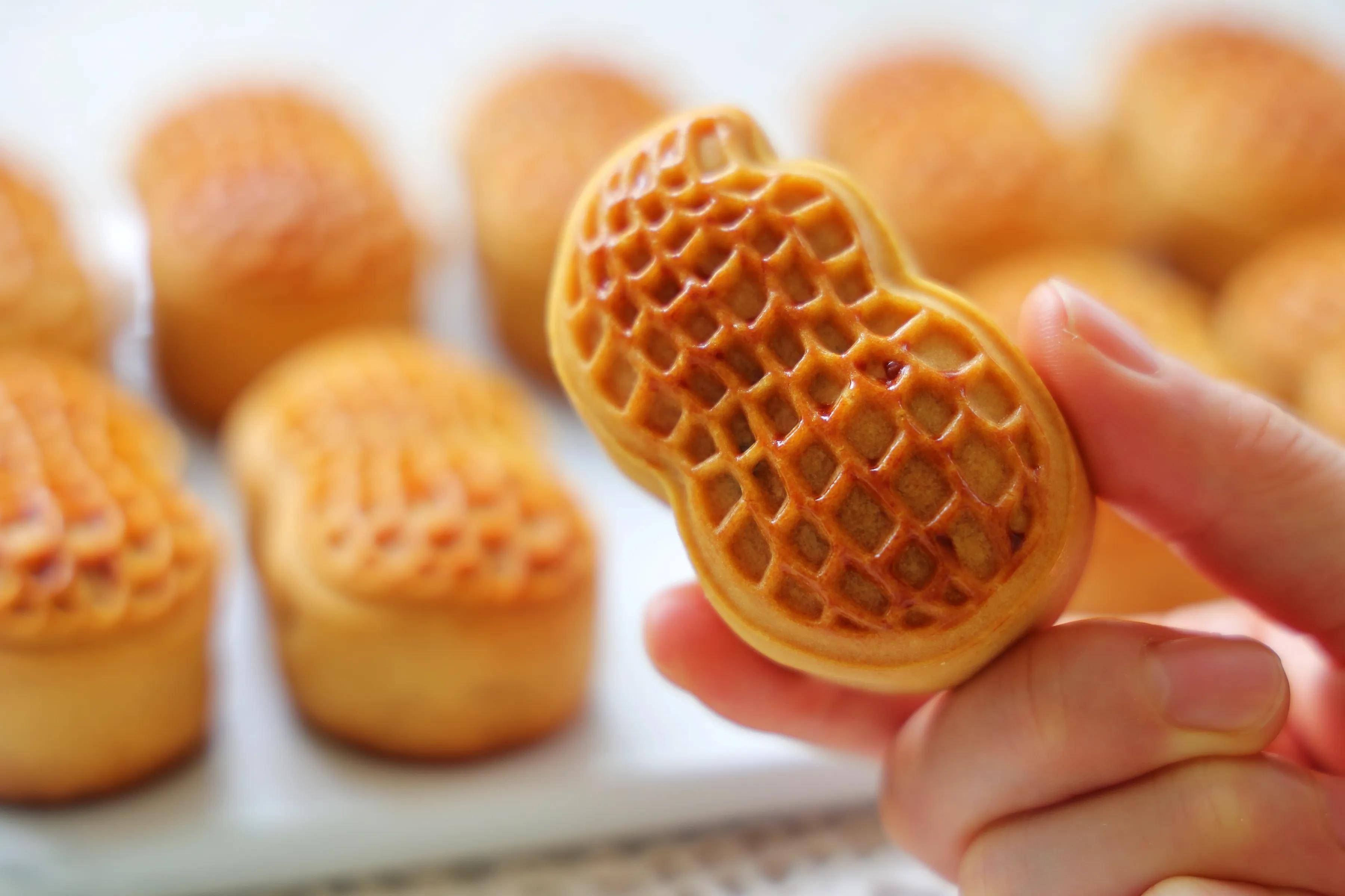 原创火爆全网的花生月饼搭配豪华的五仁馅料吃一口就停不下来