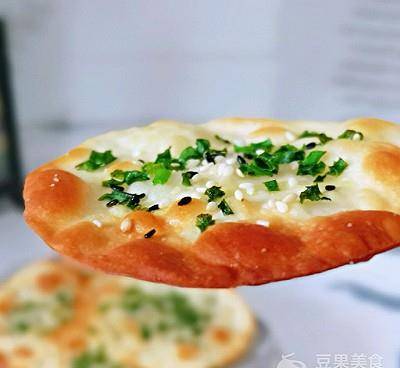 温度|#母亲节，给妈妈做道菜#葱油饼～饺子皮版