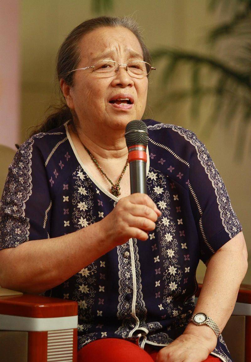 效果|“容嬷嬷”李明启老师不愧是老戏骨,虽然平时穿的朴素,但很正气