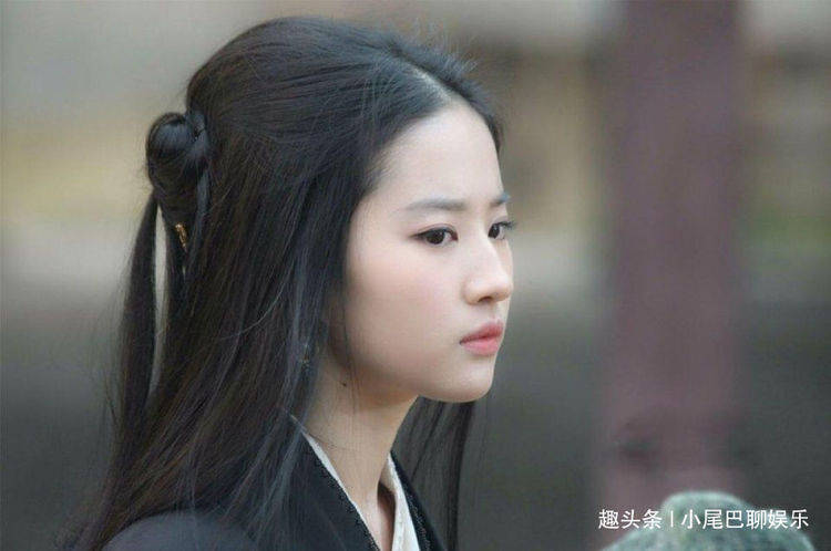 赵丽颖|摘去发饰的古装女子，刘诗诗清丽，赵丽颖惊艳，都不及她倾倒众生