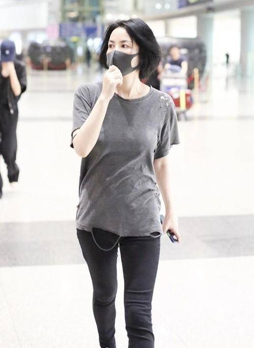 颜色|王菲的高级感藏不住，就算穿的衣服很普通，气场还和以前一样