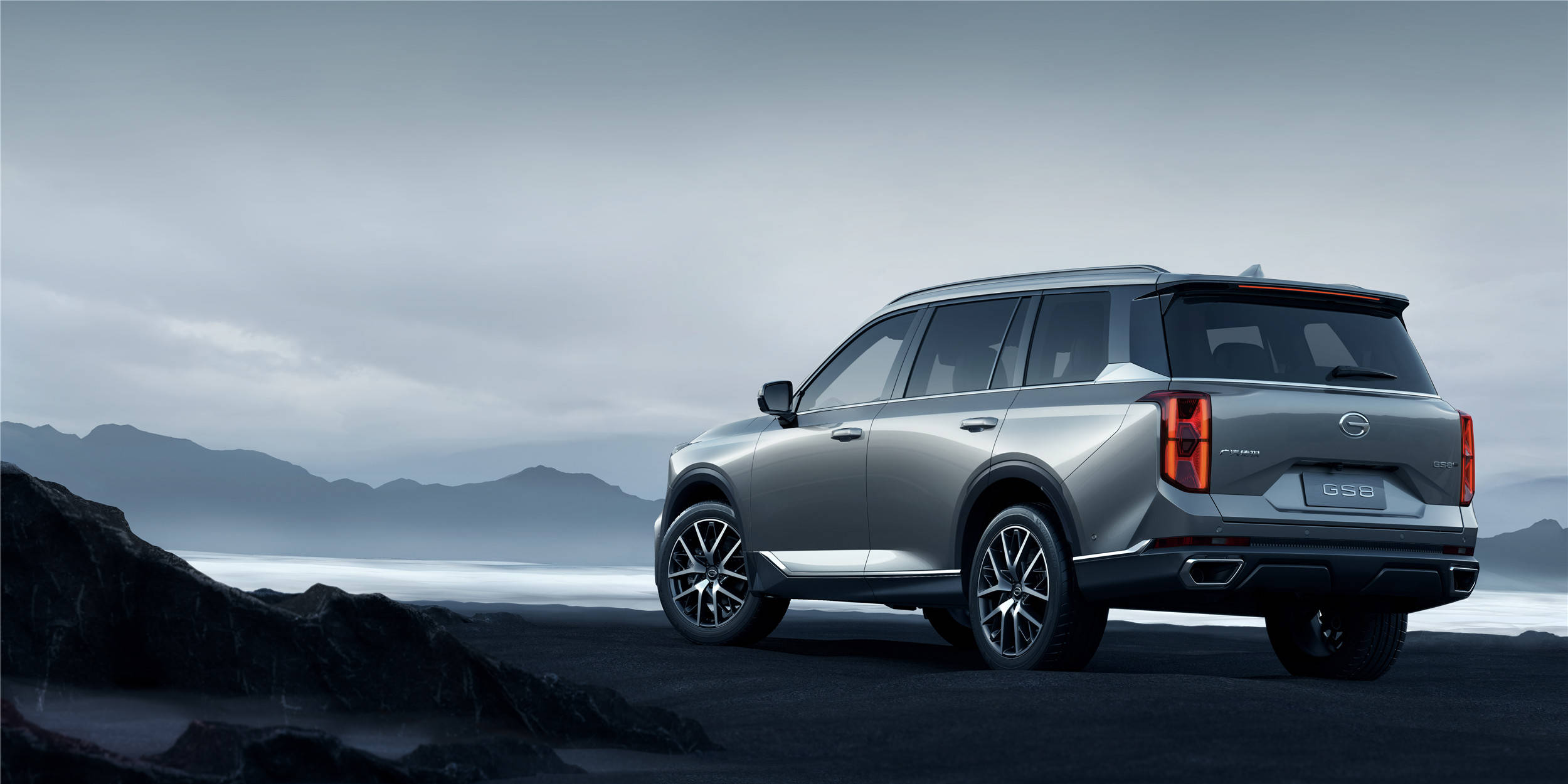 新一代传祺gs8亮牌了首搭丰田ths混动系统