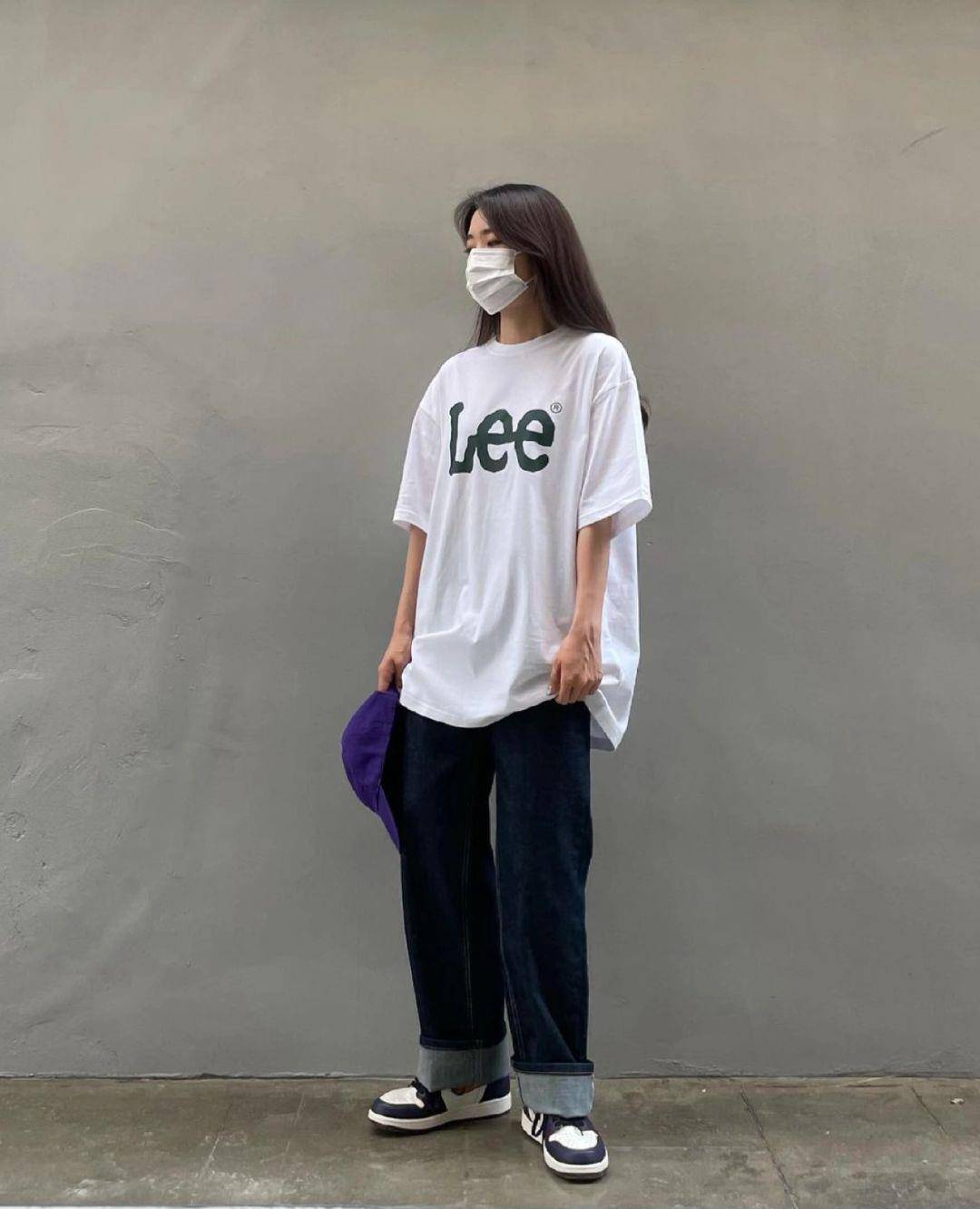 新潮|这位博主的“T恤”穿搭真实用,时髦新潮又显瘦,微胖女孩值得学