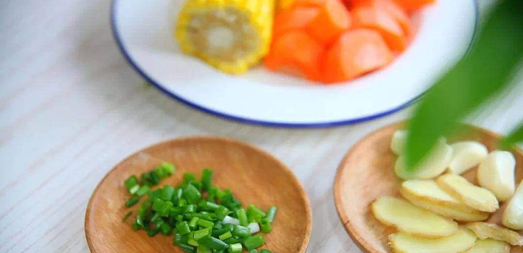 胡萝卜|台式红烧牛腩，红润香喷喷，小编都忍不住狂咽口水了