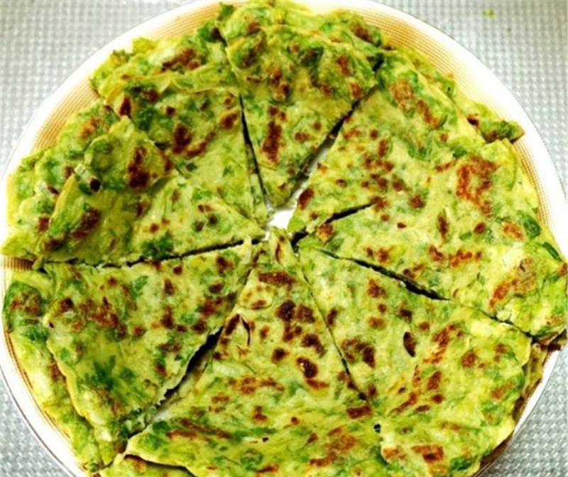 做法|早餐不知道吃啥，试试这道鸡蛋饼，清香软嫩，好吃又简单