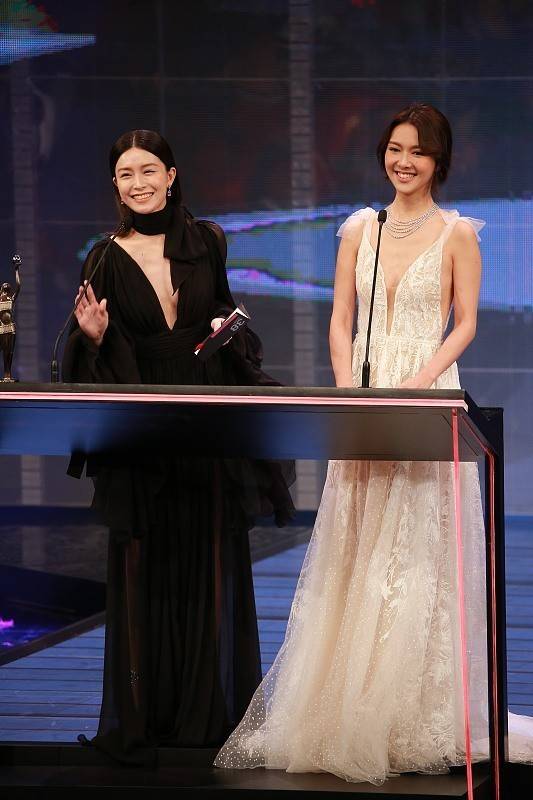 细节|怪不得找文咏珊演“王语嫣”,就算穿这么华丽的礼服,气质也很纯