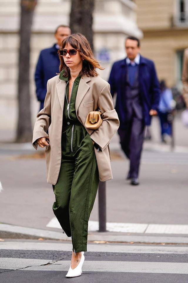 短裙|穿出清爽干练的感觉，那么连体裤绝对是最佳的搭配单品之一