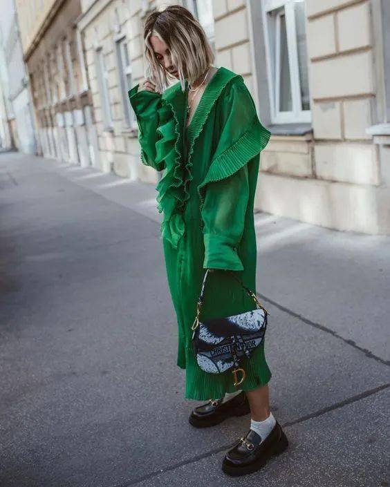 黑色|今年的乐福鞋，配双袜子才时髦