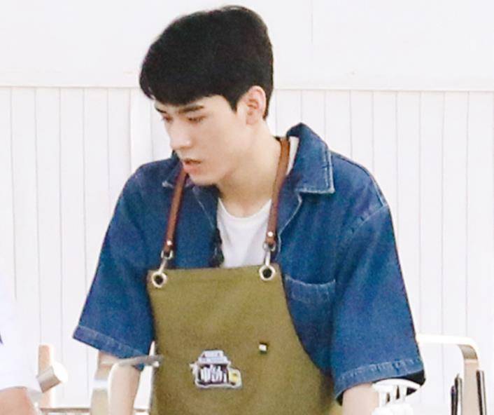 新综|龚俊才录制《中餐厅》，又被曝迎来新综，冲着INTO1说啥都看了